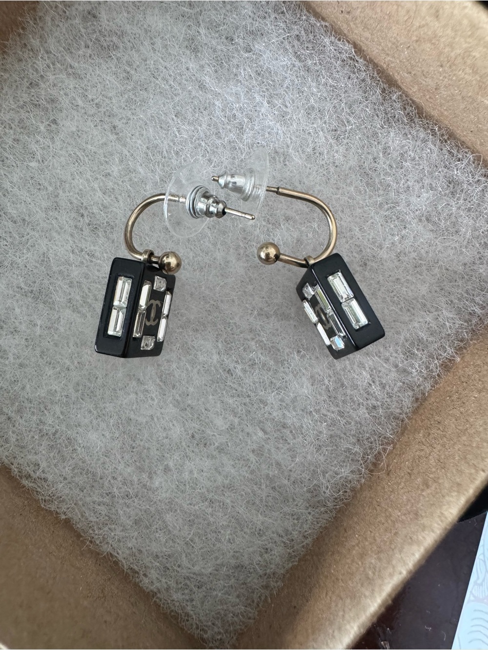 CHANEL Black Square Crystal Drop Earrings with Silver CC - Picture 3 of 4